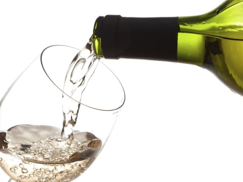 Aperitivo sushi, vino bianco e prosecco